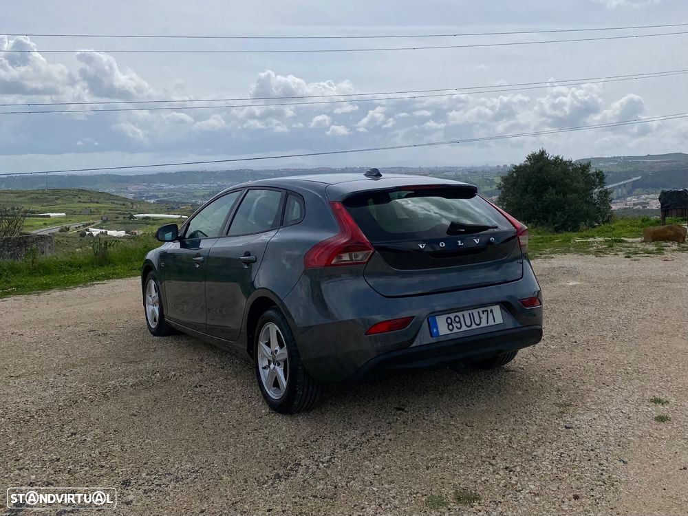 Volvo V40 D2 - 4