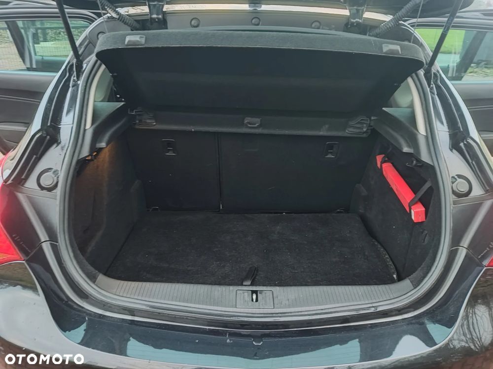 Opel Astra 1.4 Turbo 150 Jahre - 25