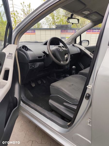 Toyota Yaris 1.0 Terra - 8