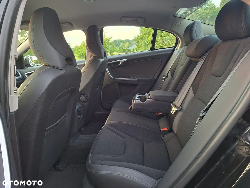 Volvo S60 D3 Momentum - 29