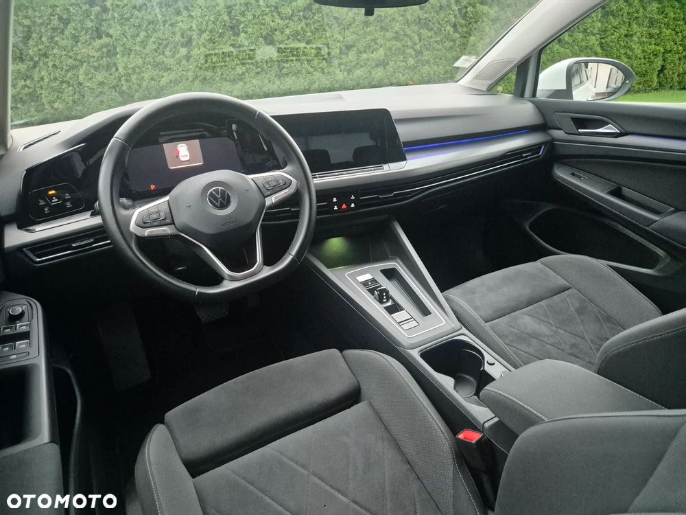 Volkswagen Golf - 11