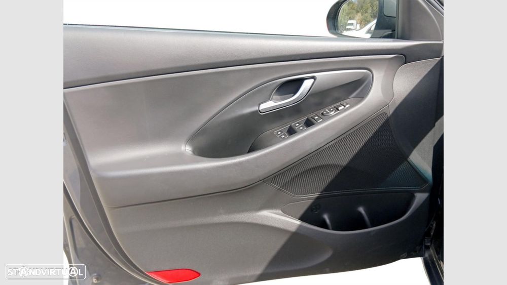 Hyundai i30 1.0 T-GDI Style Plus — fotografia 11