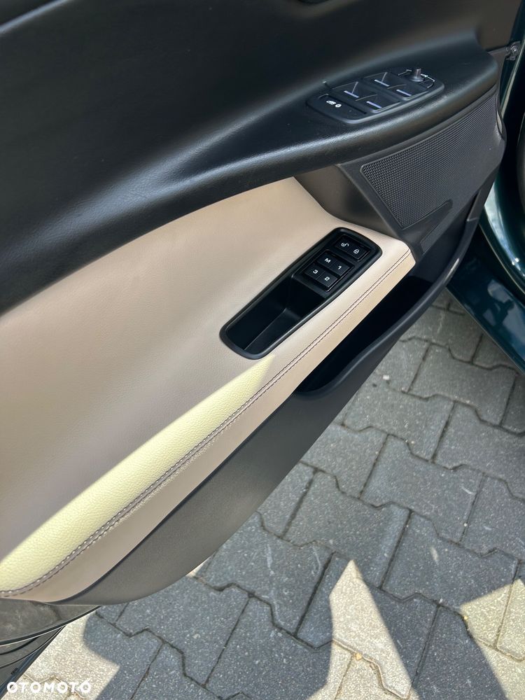 Jaguar XE 2.0 T Prestige - 11