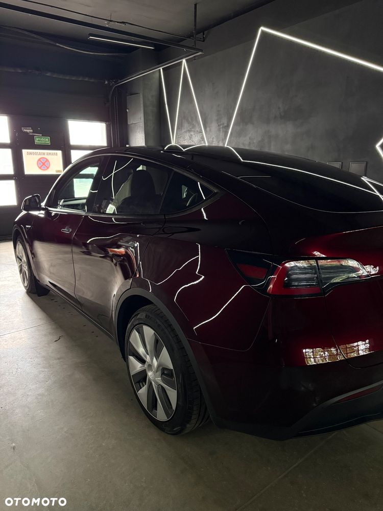 Tesla Model Y - 7
