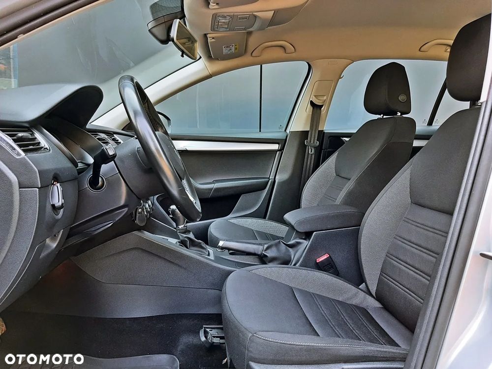 Skoda Octavia 2.0 TDI Ambition DSG - 22