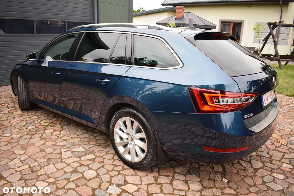 Skoda Superb 2.0 TDI 4x4 DSG Premium Edition - 9
