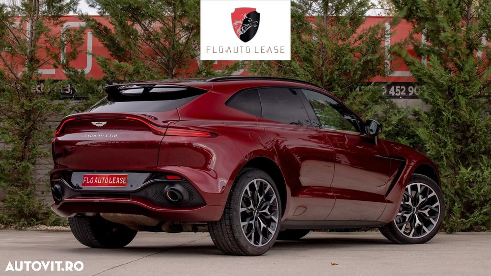 Aston Martin DBX - 5