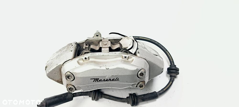 ZACISK HAMULCOWY PRZÓD PRAWY MASERATI GRANTURISMO S 20833300 - 2