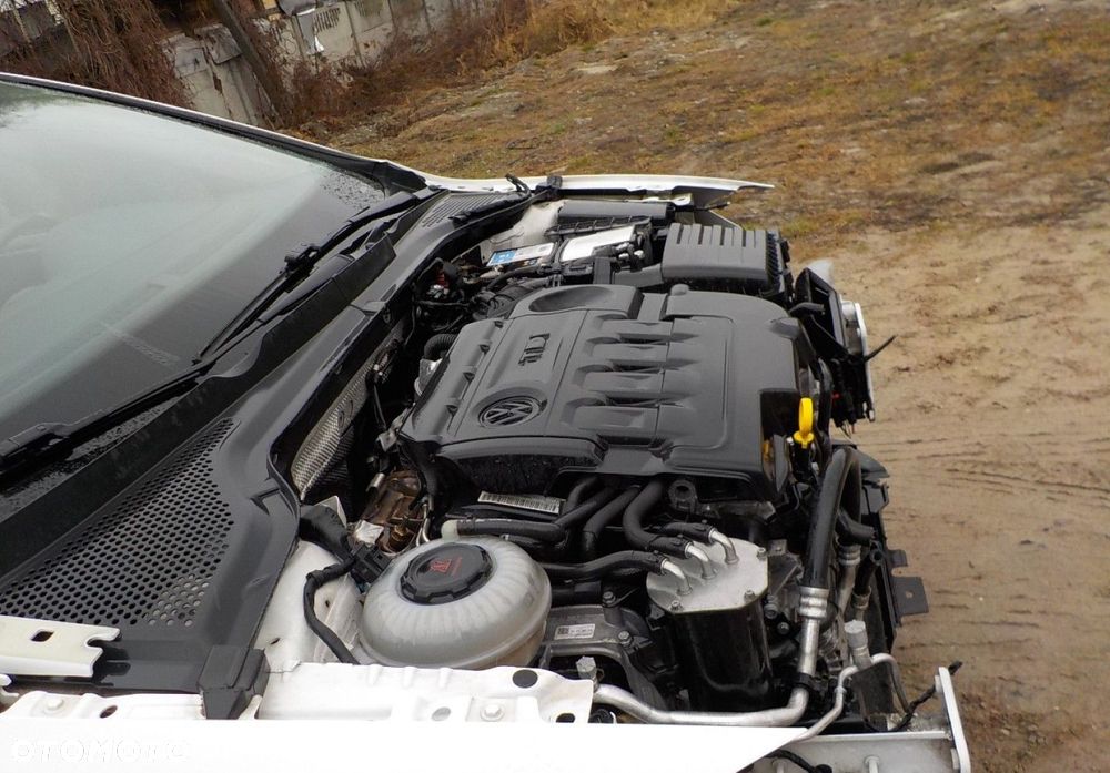 Volkswagen Golf - 2