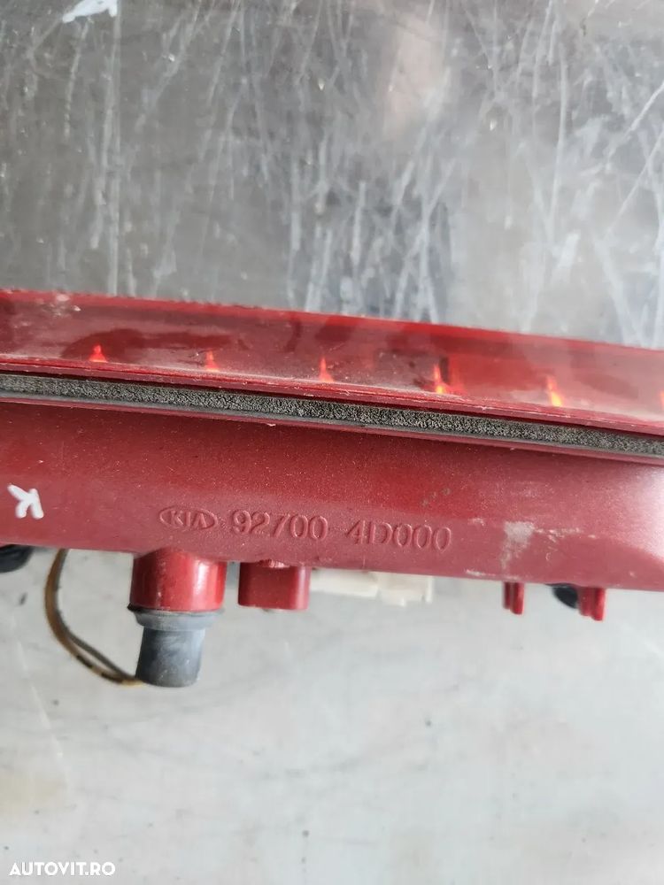 Lampa Stop Suplimentar Frana Kia Carnival An 2007-2008-2009-2010-2011-2012-2013-2014 - Dezmembrari - 6