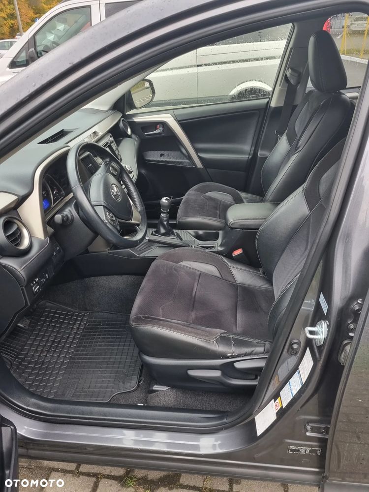 Toyota RAV4 2.0 D-4D 4x4 - 11