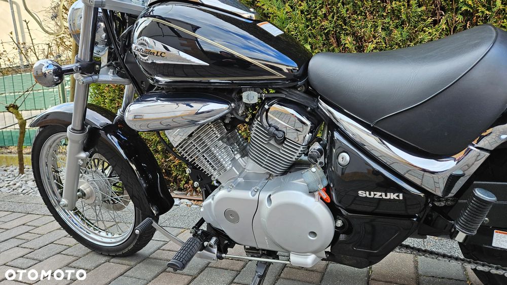 Suzuki Intruder - 7