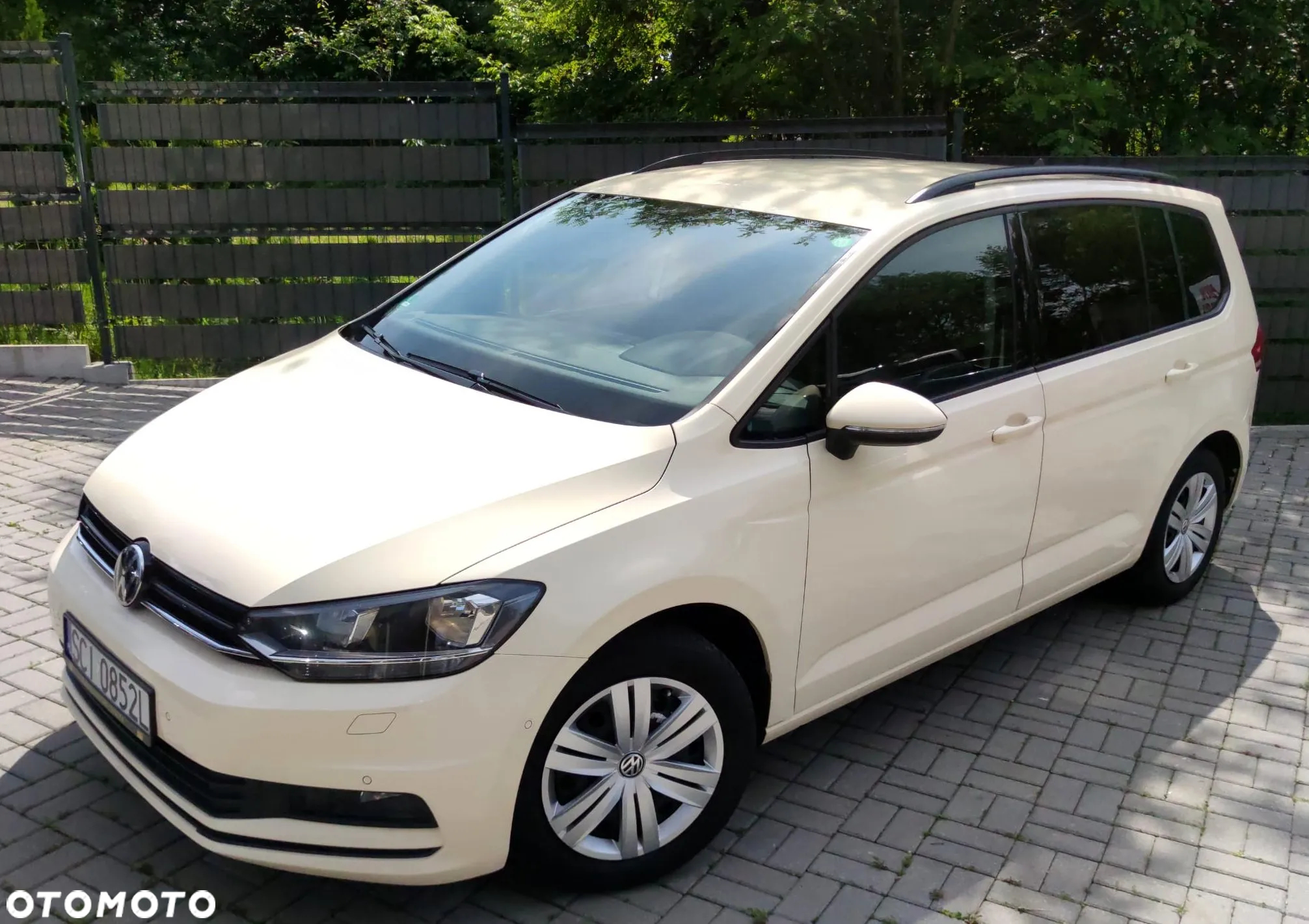 Volkswagen Touran - 4