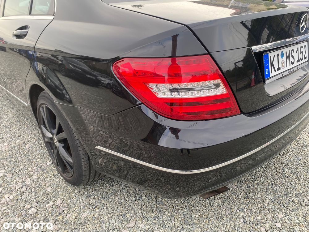 Mercedes-Benz Klasa C 180 CGI Automatik BlueEFFICIENCY Avantgarde - 11