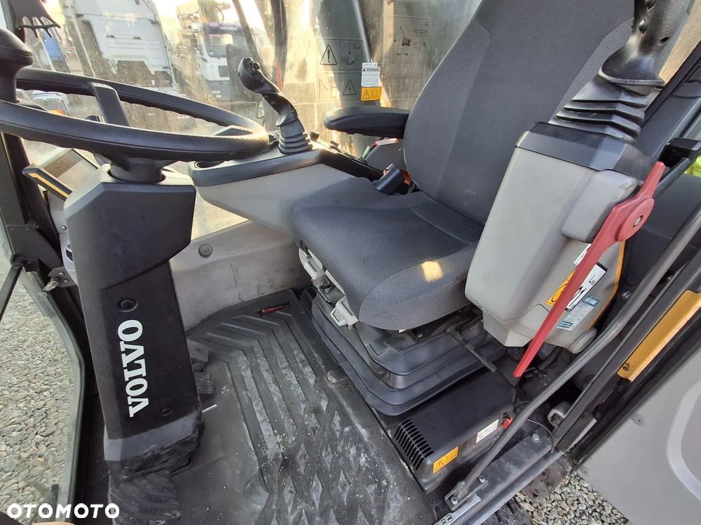 Volvo Koparka przeładunkowa Volvo EW240EMH / Joysticki_261764 - 9