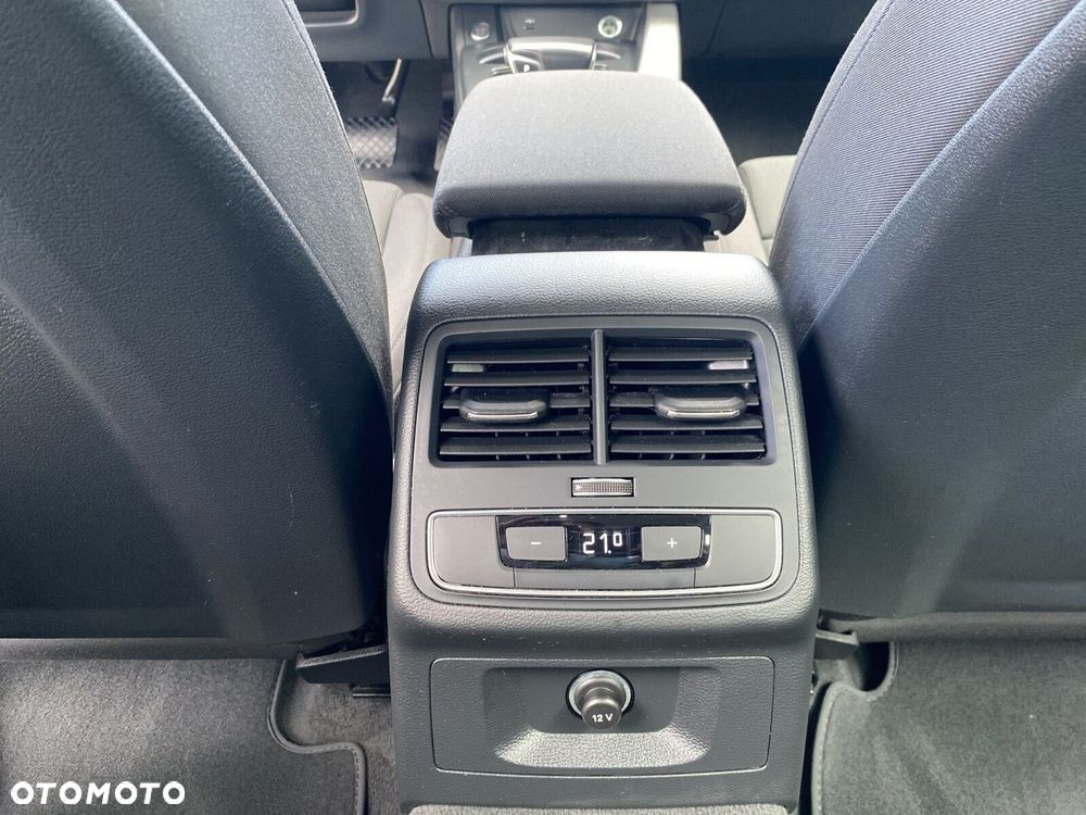 Audi A4 Limousine - 14
