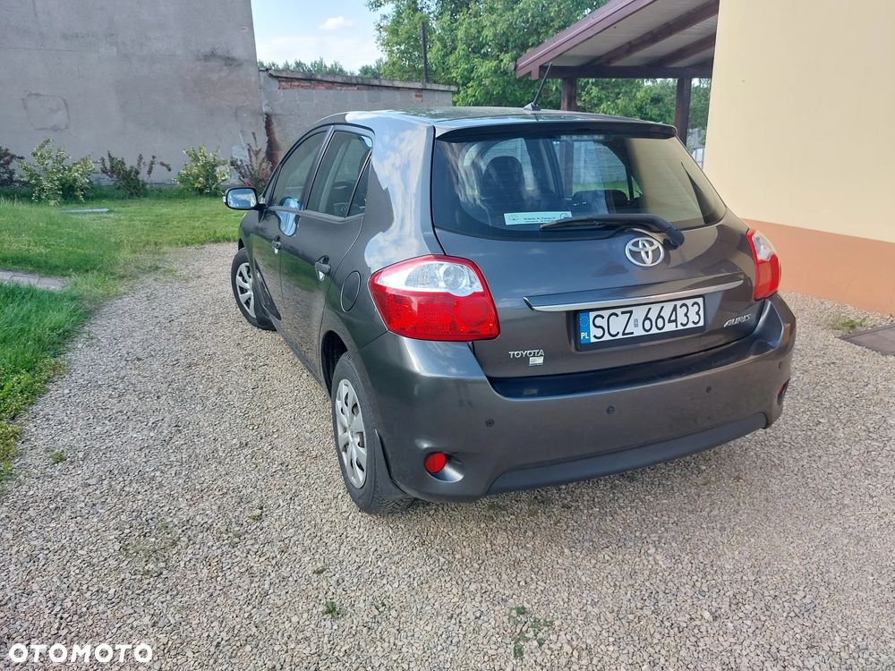 Toyota Auris 1.4 D-4D Terra - 9
