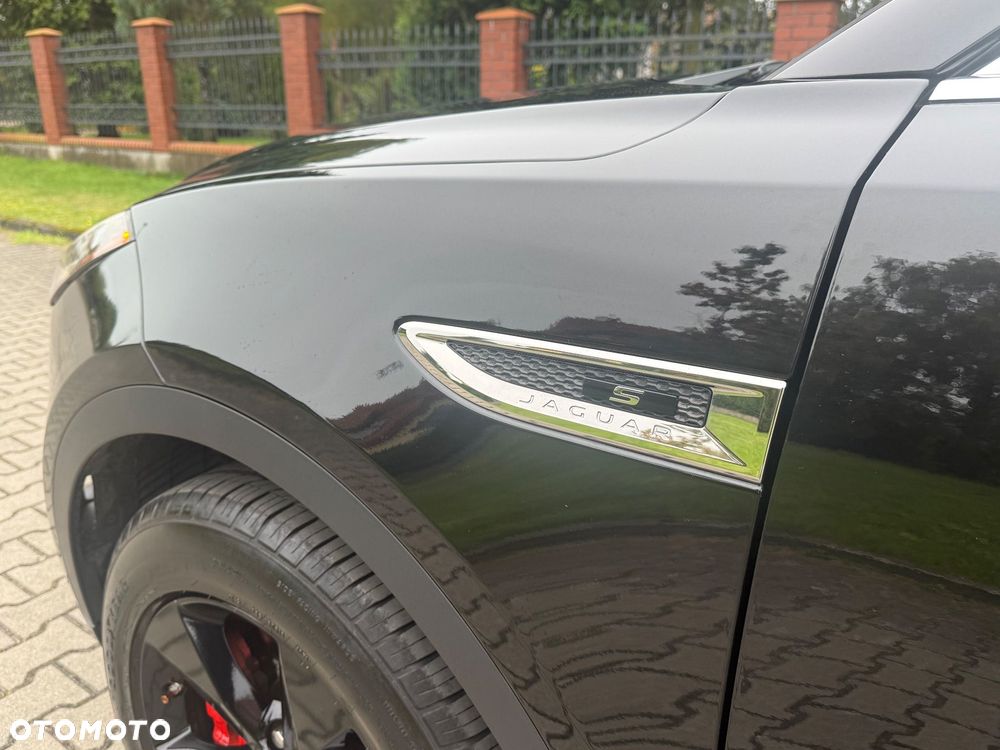 Jaguar E-Pace 2.0 P250 mHEV AWD S - 25