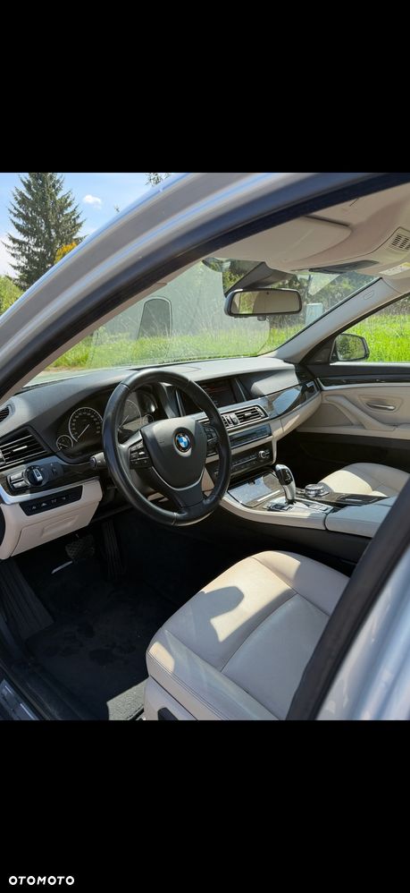 BMW Seria 5 528i xDrive Sport-Aut Luxury Line - 12