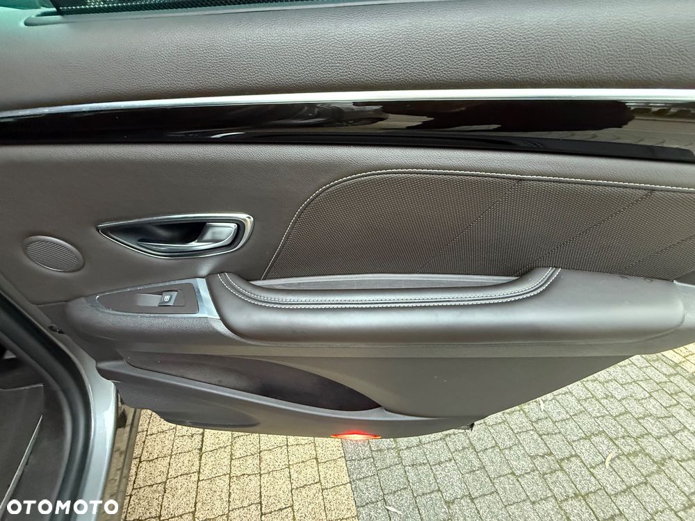 Renault Espace 1.6 dCi Energy Initiale Paris EDC 7os - 31