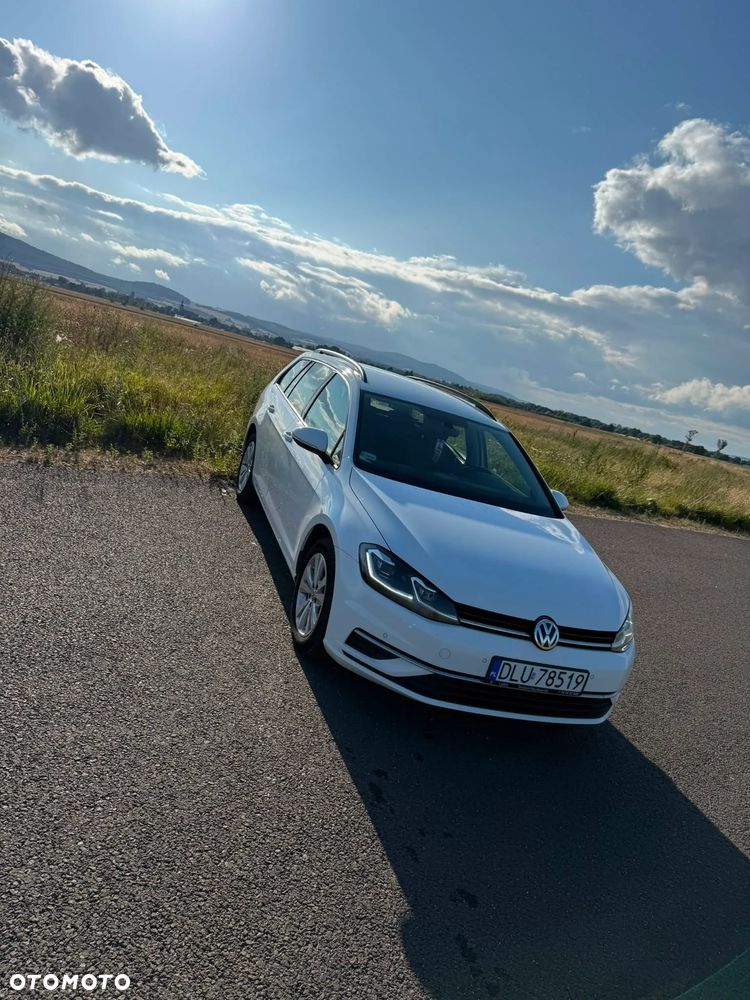 Volkswagen Golf - 1