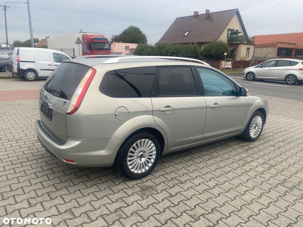Ford Focus 1.8 FF Ghia - 13