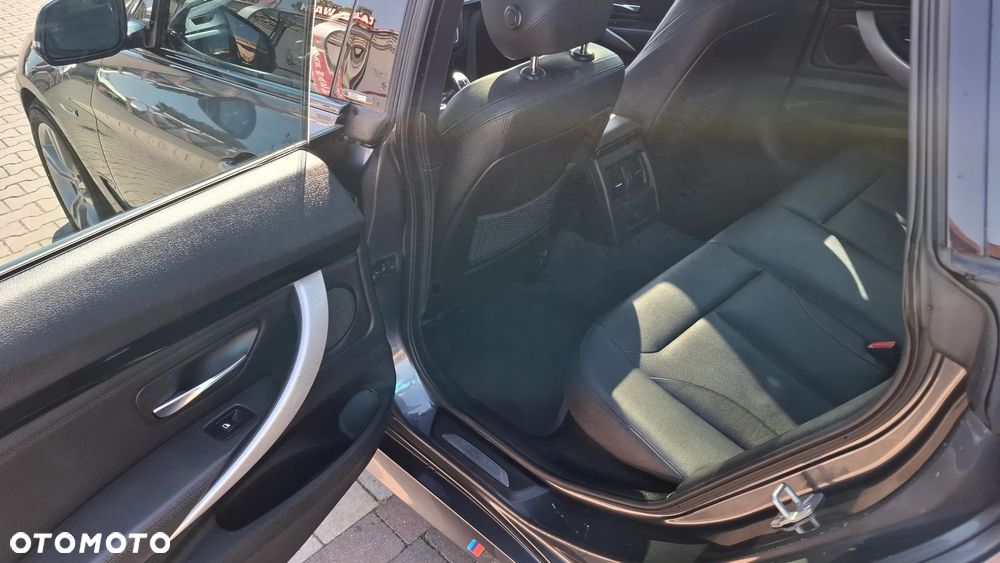 BMW Seria 3 320d xDrive Sport-Aut Sport Line - 19