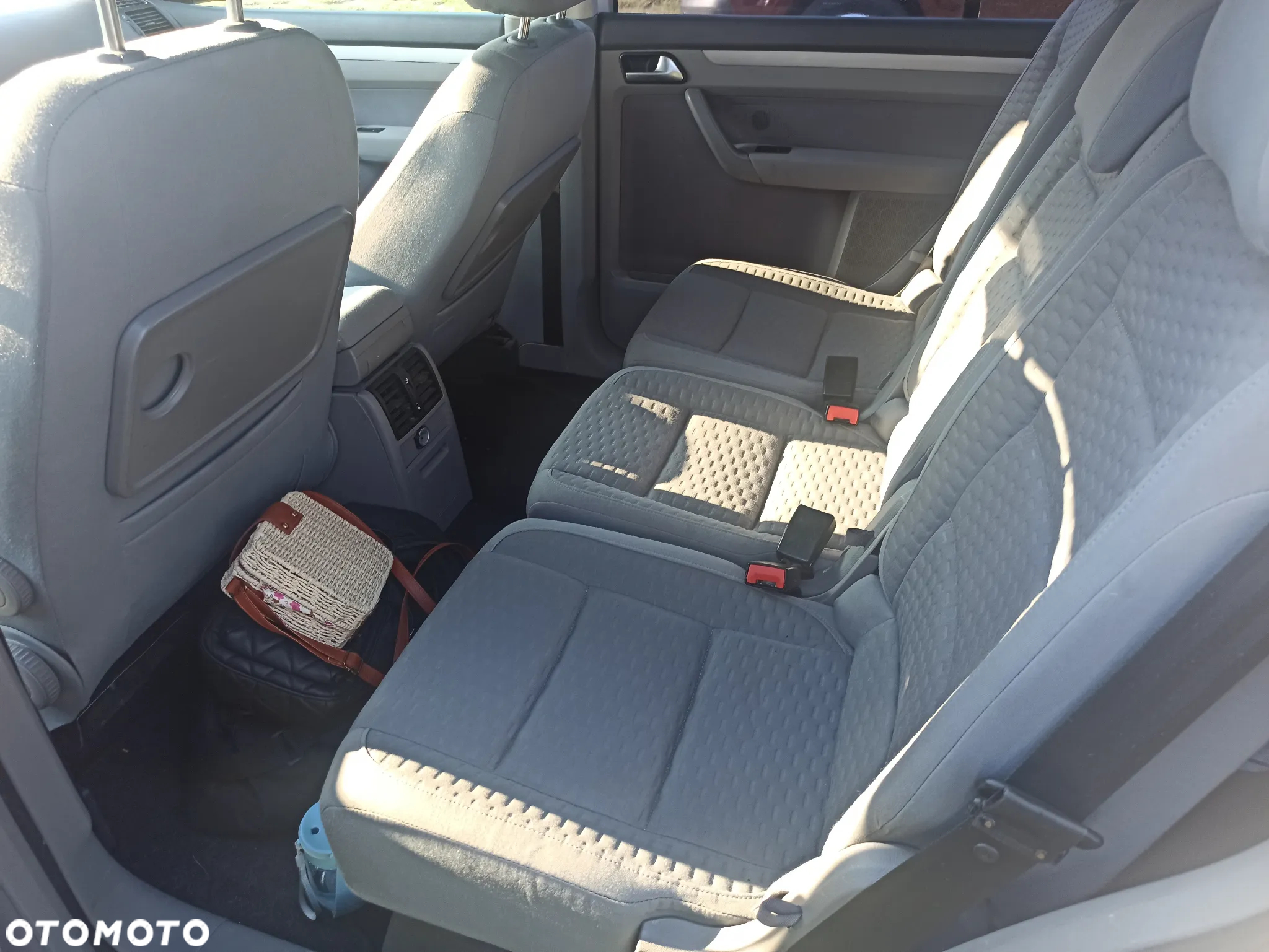 Volkswagen Touran - 8