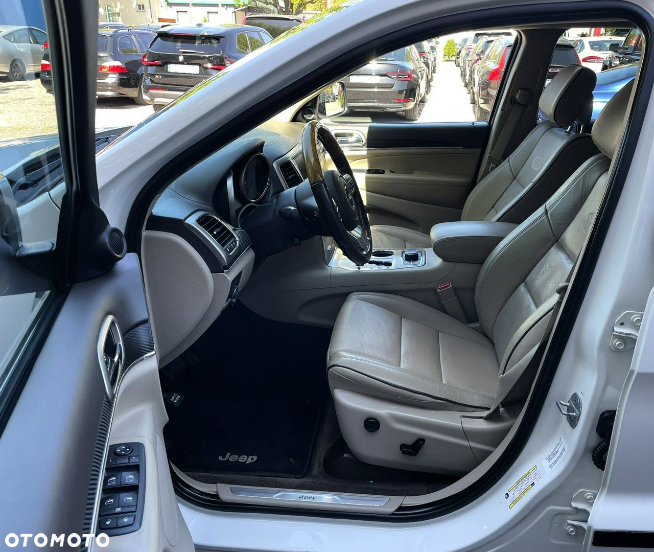 Jeep Grand Cherokee - 10