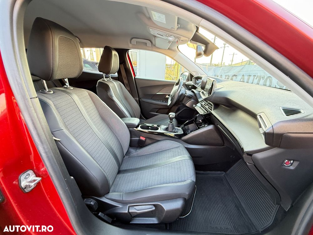 Peugeot 2008 1.2 L PureTech STT Allure - 7