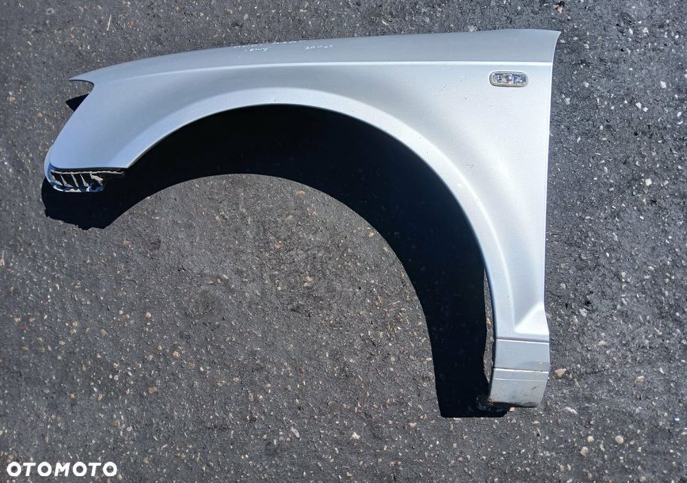 Audi A3 8P błotnik lewy kod lakieru LY7W - 1