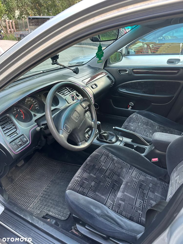 Honda Accord 1.8i S - 6