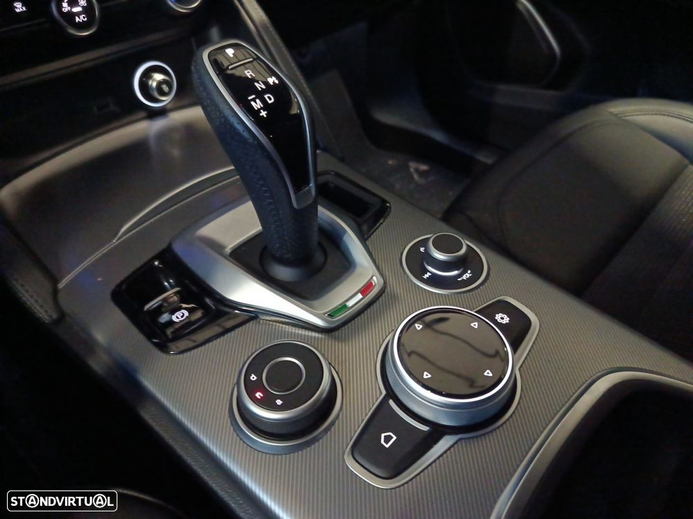 Alfa Romeo Stelvio 2.2 D Sprint AT8 - 18