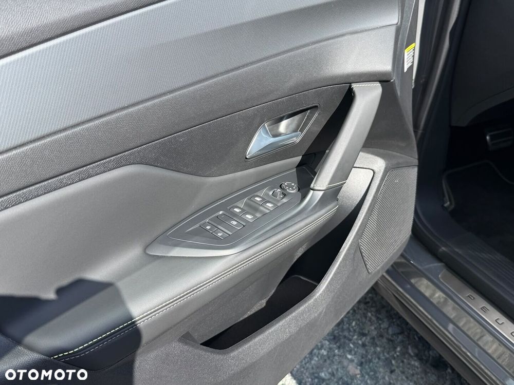 Peugeot 408 2025