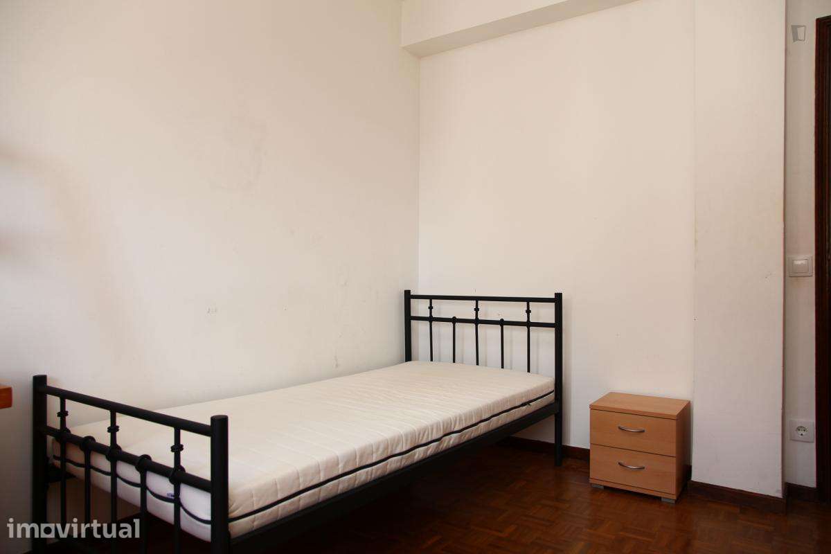 Quarto - localizado em Olivais Coimbra - Grande imagem: 5/42
