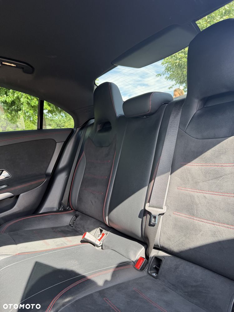 Mercedes-Benz CLA - 11
