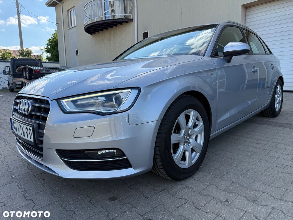 Audi A3 Sportback 2.0 TDI Attraction - 2