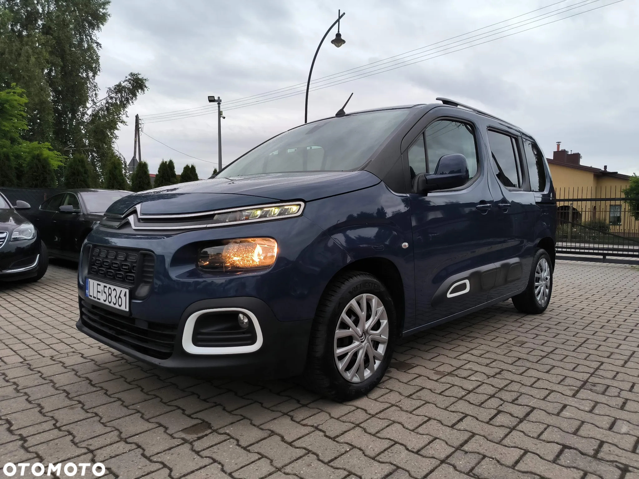 Citroën Berlingo Multispace PureTech 110 SELECTION - 17