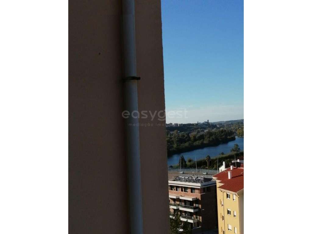 Apartamento T1, vista rio, situado na Quinta da Boavista, em Coimbra - Grande imagem: 4/12