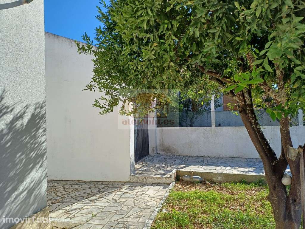 Moradia T5 em lote de 750 m2 - centro vila - Grande imagem: 3/12