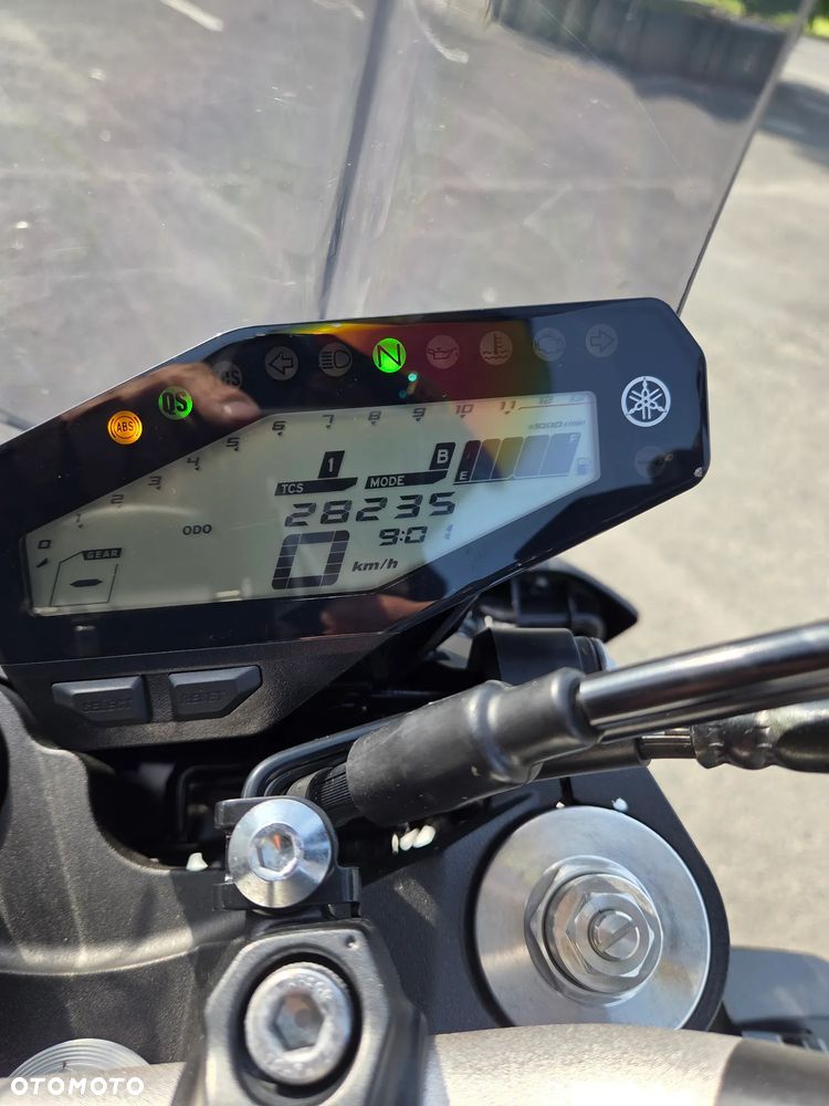Yamaha MT - 12