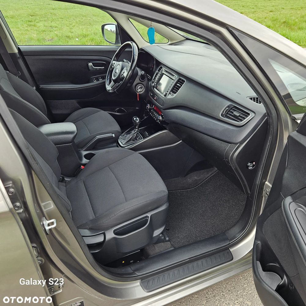 Kia Carens 1.7 CRDi 141 Dream Team Edition - 29