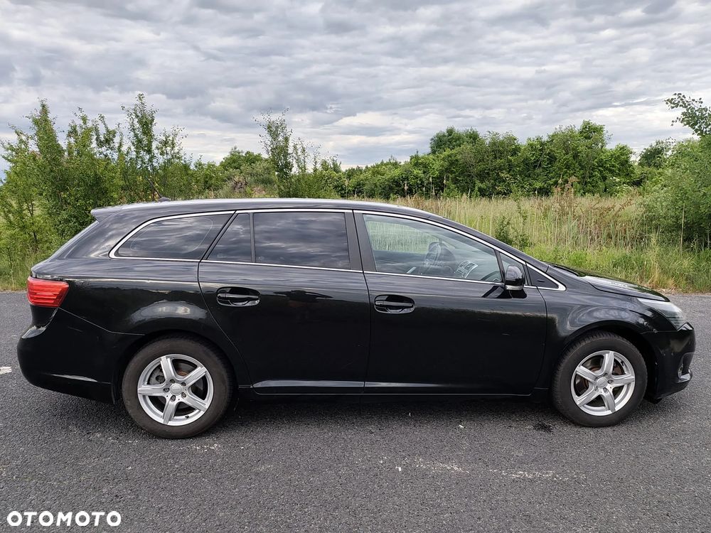 Toyota Avensis 1.8 Comfort - 1