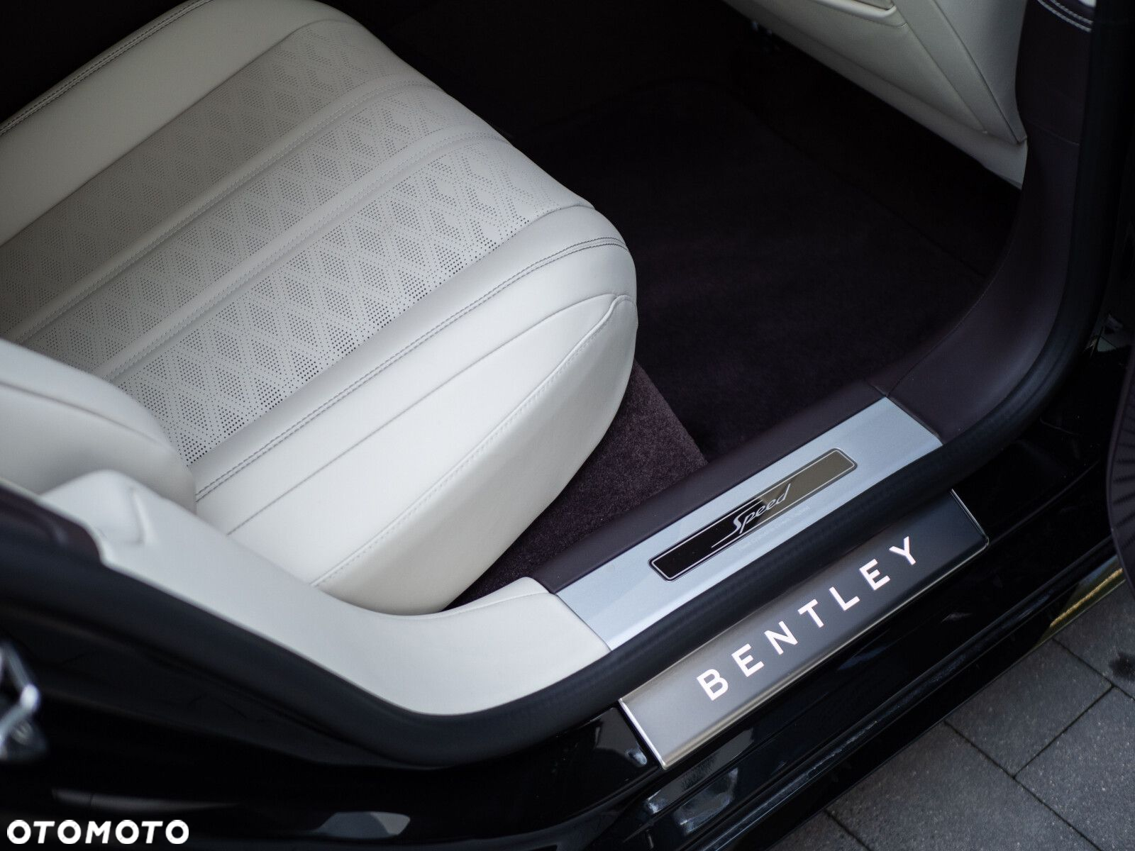 Bentley Flying Spur - 34