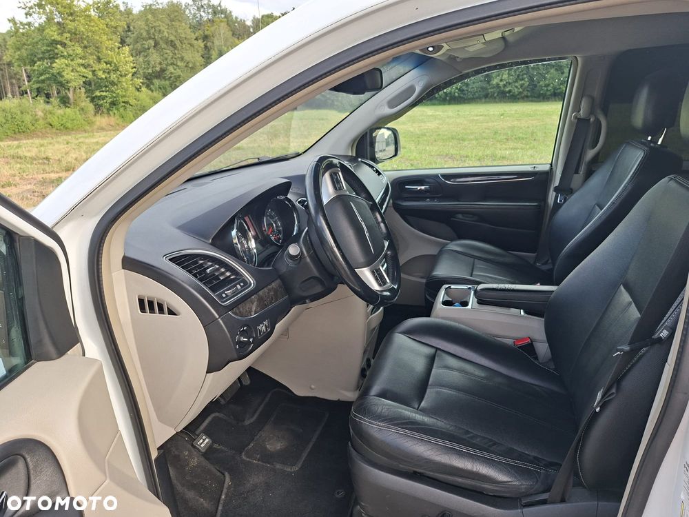 Chrysler Town & Country 3.6 Touring - 13