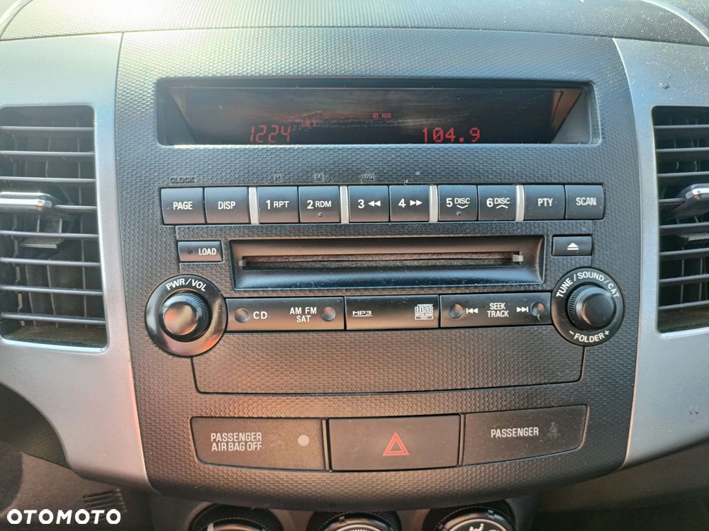 MITSUBISHI OUTLANDER II 06-10 2007 r. radioodtwarzacz radioodbiornik radio  * - 1