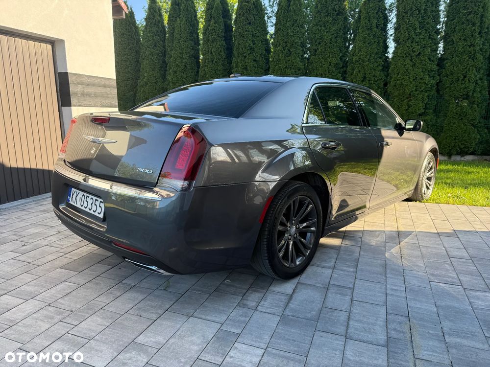 Chrysler 300 - 8