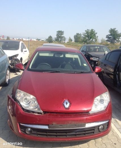 Dezmembram Renault Laguna 3 ,2.0dci,an fabricatie 2009 - 3