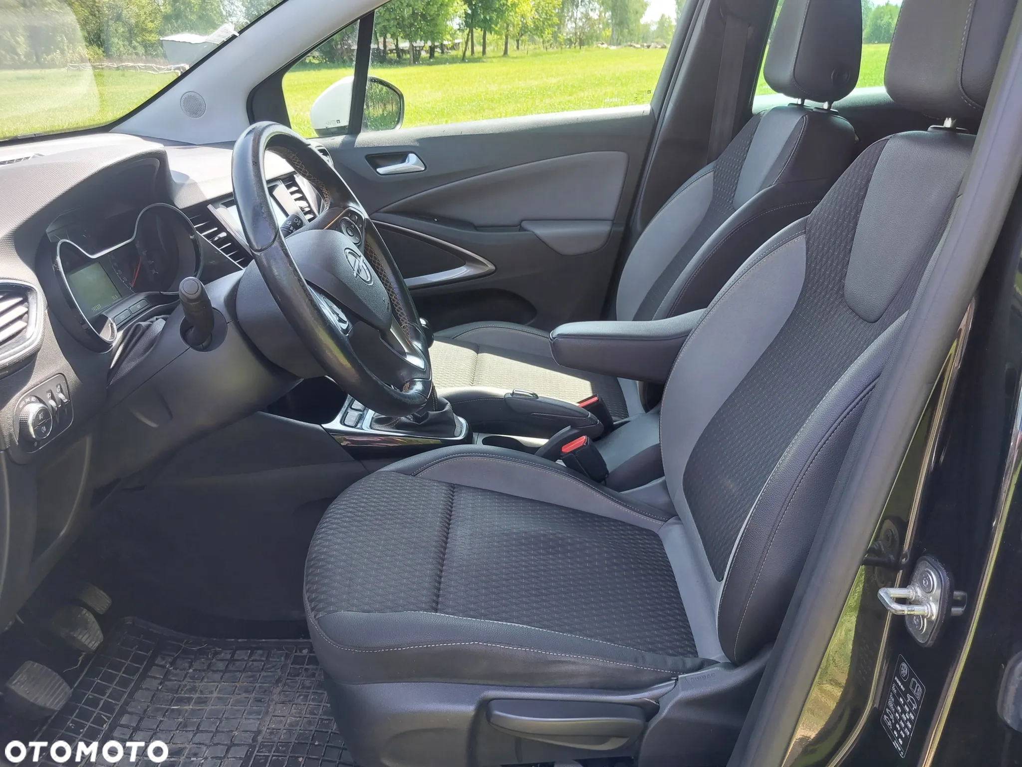 Opel Crossland X - 12
