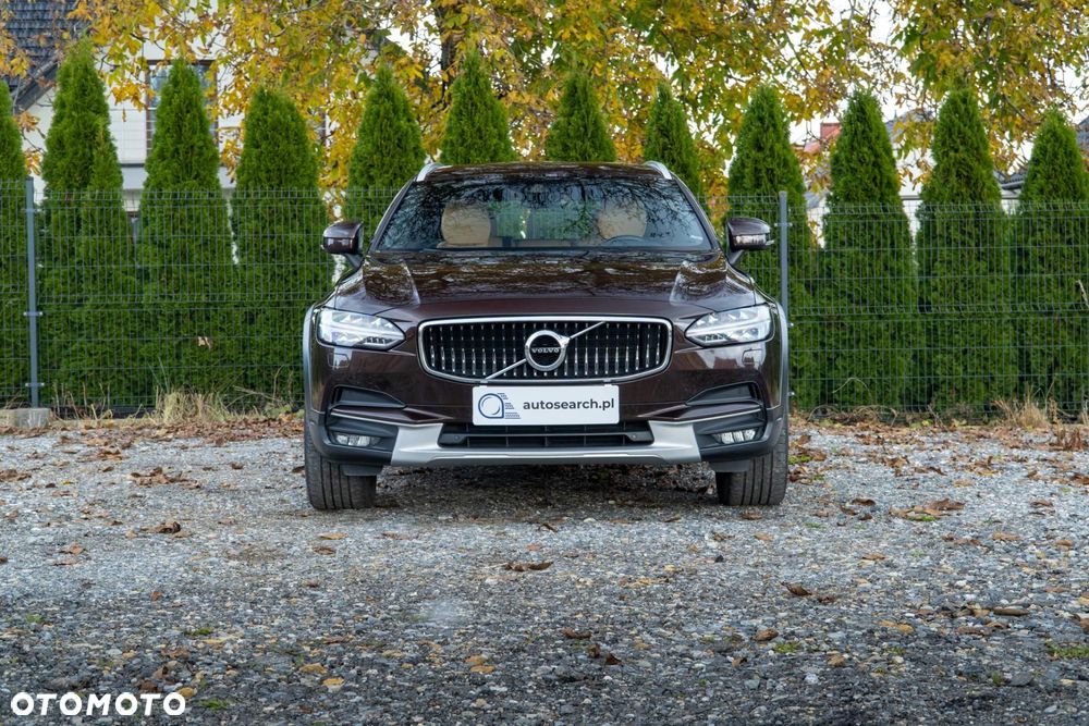 Volvo V90 Cross Country - 2
